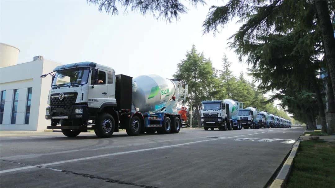 馭風(fēng)而行，中集車輛15臺新能源攪拌車駛?cè)牒保L就荊楚生態(tài)長卷